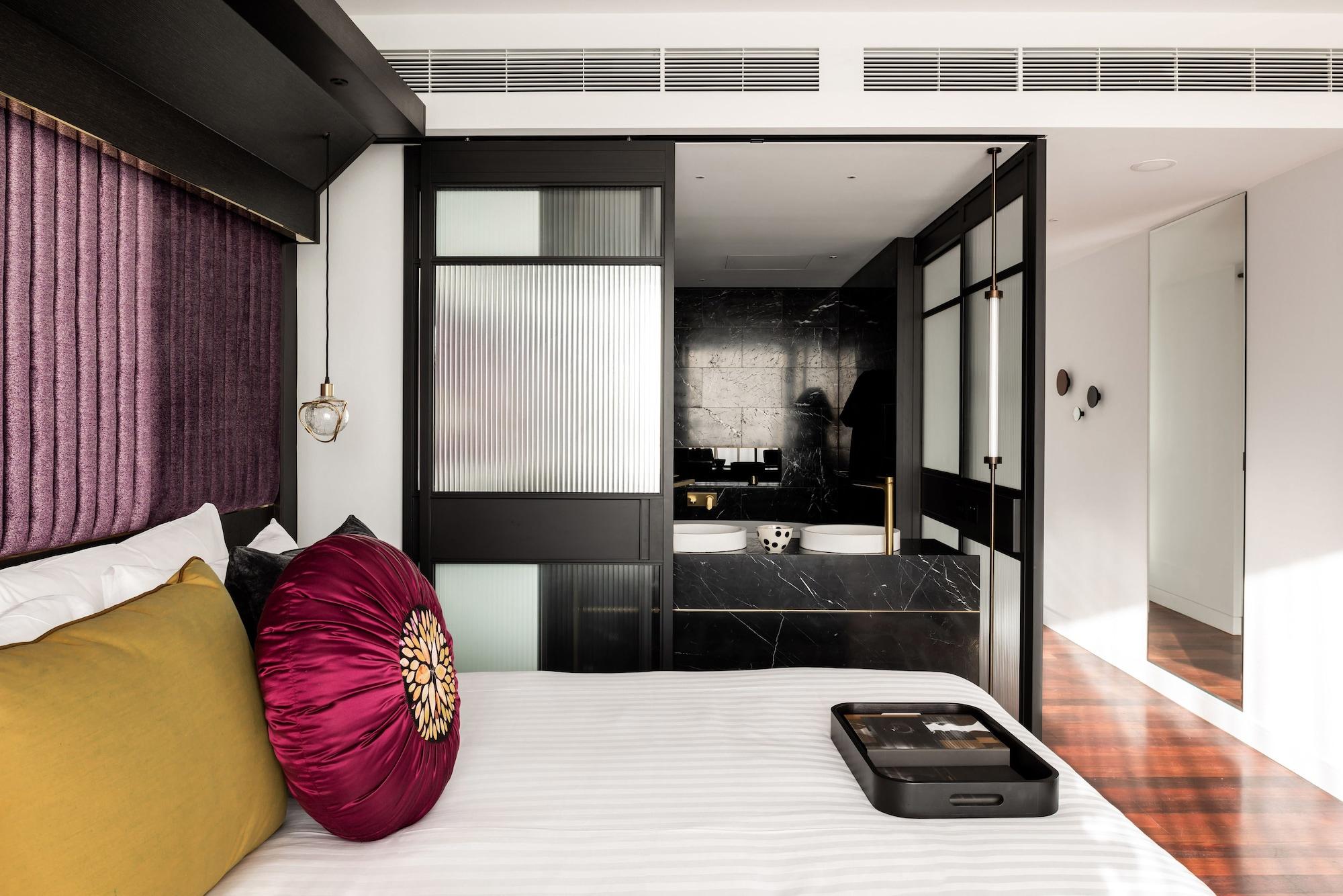 Qt Perth Hotel Exterior photo Deluxe Room