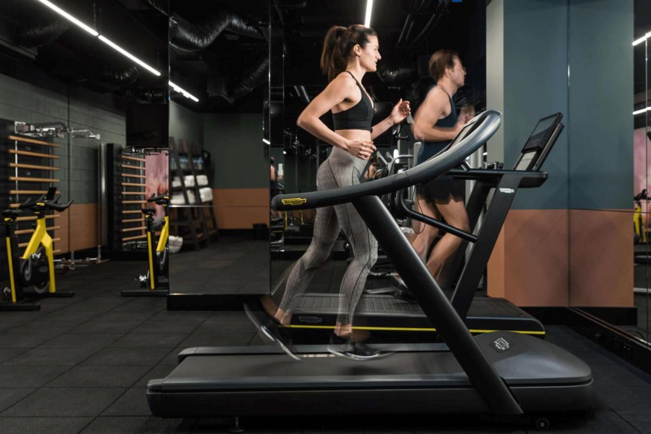 Qt Perth Hotel Exterior photo A treadmill in use