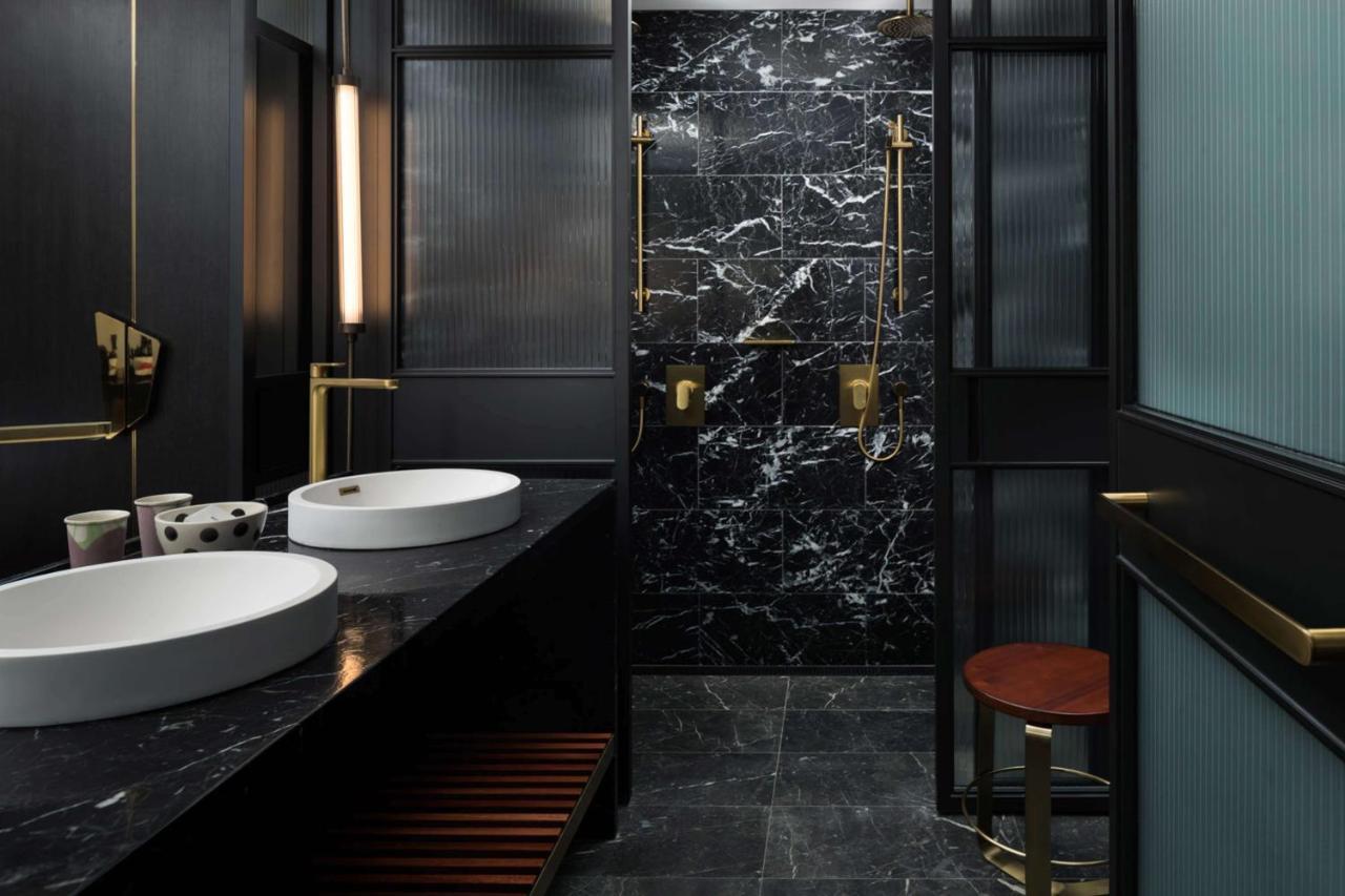 Qt Perth Hotel Exterior photo Bathroom