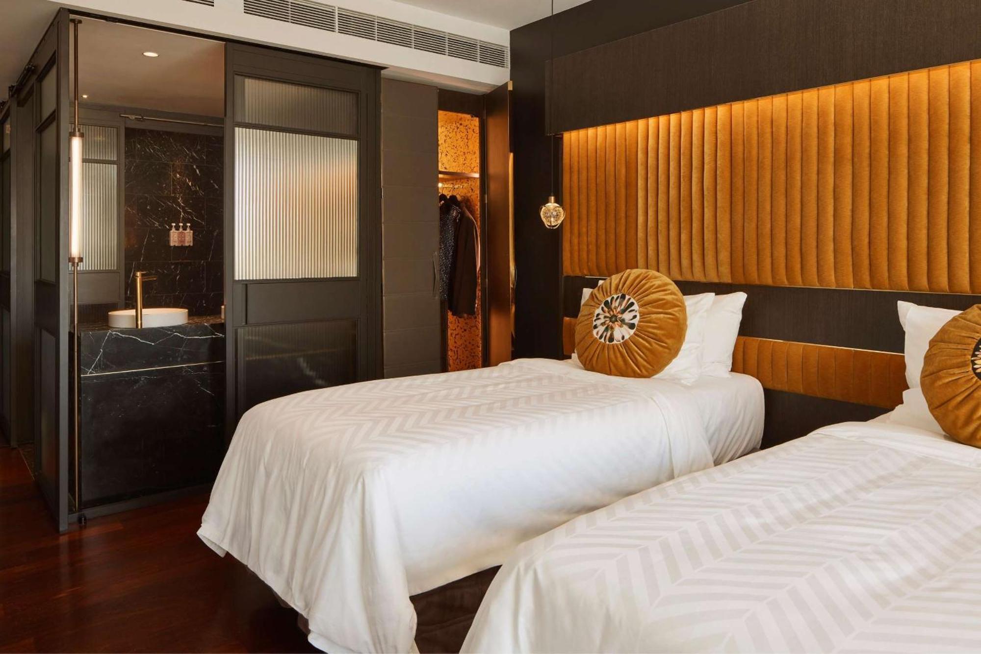 Qt Perth Hotel Exterior photo Deluxe Room