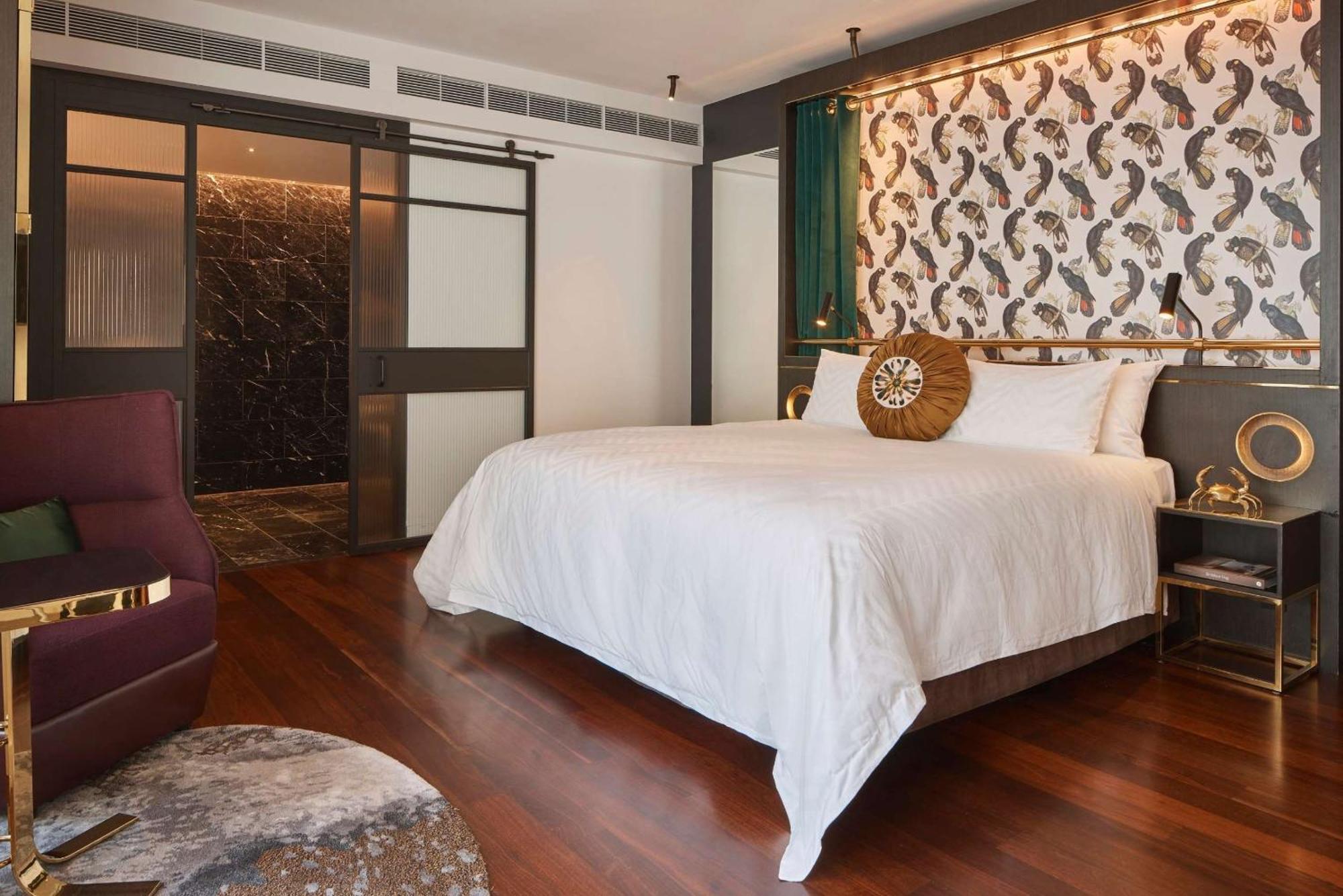 Qt Perth Hotel Exterior photo A bedroom at the hotel